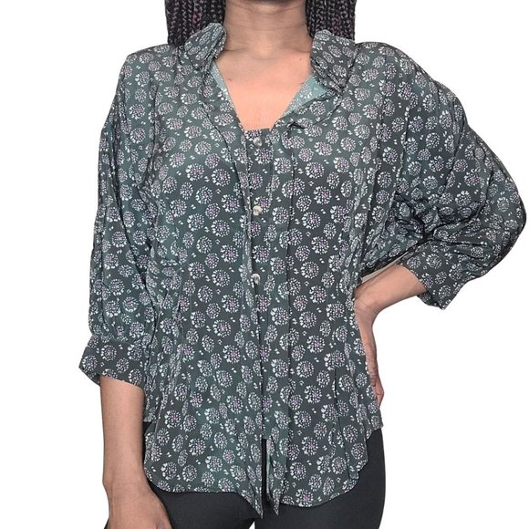 Line & Dot Floral Button Down Blouse - Picture 3 of 3